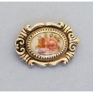 Vintage Victorian Rose Cameo Gold Tone Oval Royal Queen Intricate Brooch - C3
